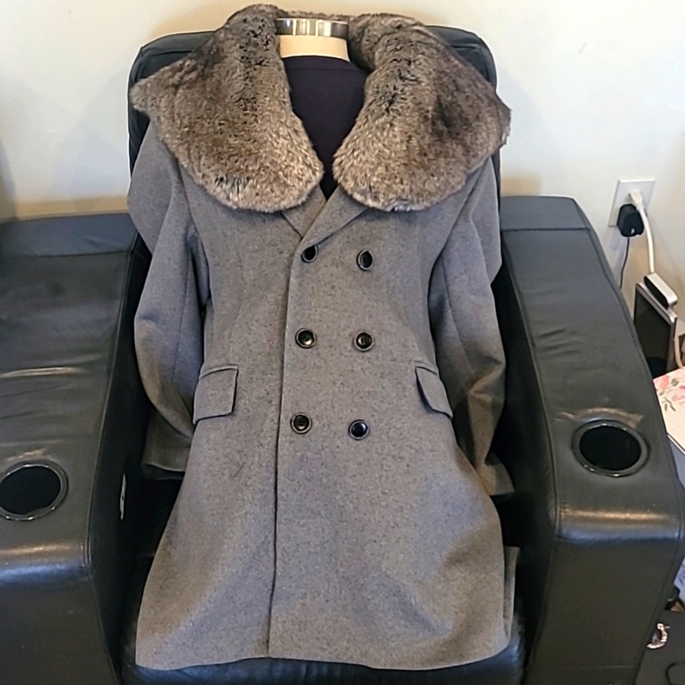 Jordan Craig Black Label Grey with Fur removable collar Size 2X.L